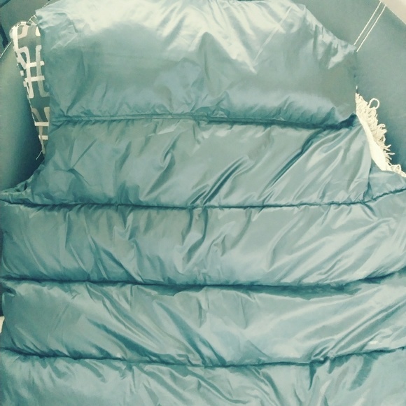 NWT CHAMPION BUBBLE VEST RETAIL $107 - Picture 4 of 5